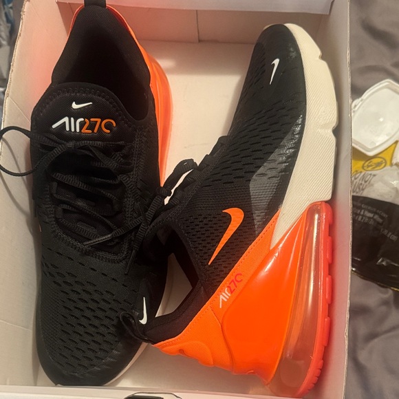 New Nike Air Max 270Black with Orange Accents - Picture 2 of 7